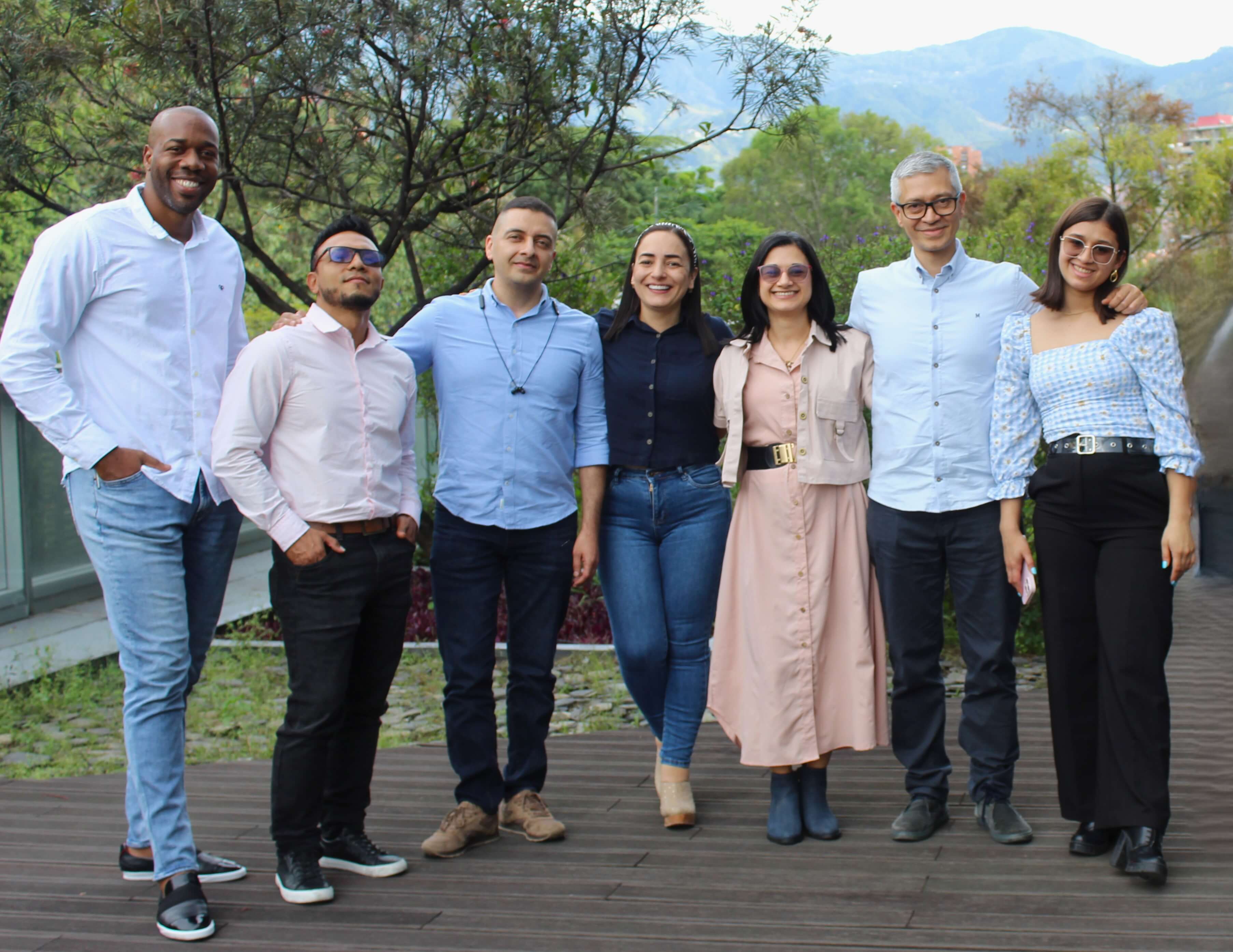Equipo de CAVALTEC trabajando en misión de ciberseguridad